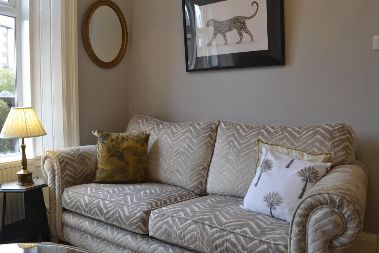 덤프리스 Stunning Period Townhouse With Garden, Walking Distance To Town 빌라 외부 사진